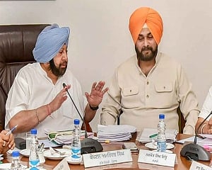 Sidhu sends resignation letter to Amarinder