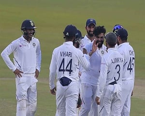 South Africa end Day 3 on 385/8 in reply to India's 502/7 declared
