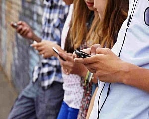 Spending time on phone not so bad for mental health