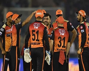 SRH win toss, opt to field