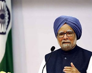 State of economy deeply worrying: Manmohan Singh
