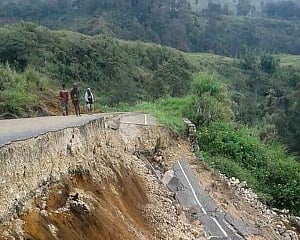 Strong 7.2 quake rocks Papua New Guinea