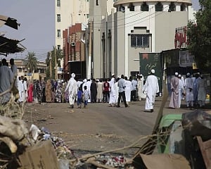 Sudan protesters to end strike, resume talks with generals: mediator