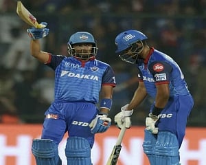 Sunrisers win toss, invite Delhi to bat