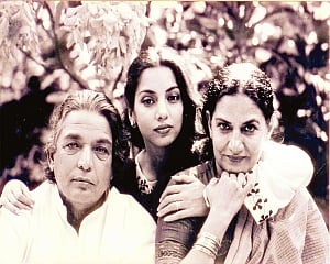 The red rose of Urdu poetry