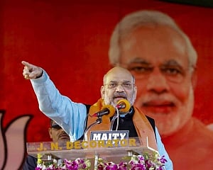 There will be a new PM everyday if 'mahagathbandhan' comes to power: Amit Shah