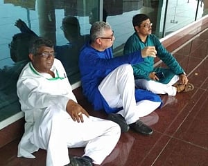 TMC delegation on way to meet Sonbhadra victims' families detained
