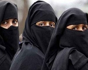 Triple Talaq: SC agrees to examine validity of new law; issues notice to Centre