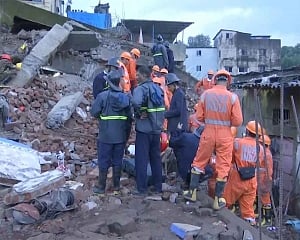 Two dead, five injured as building collapses in Maharashtra