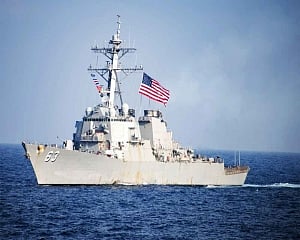 US warship sails through Taiwan Strait