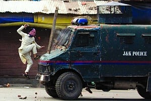 Valley erupts again; cops, stone-pelters hurt in clash