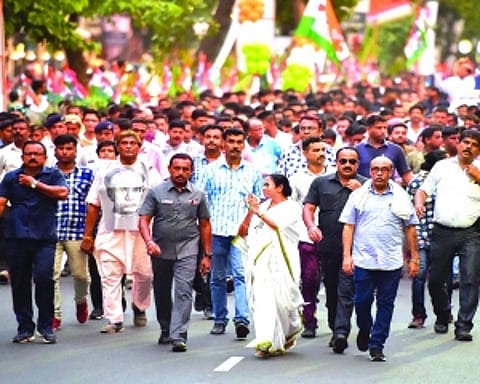 Violence robs Bengal a day’s campaign