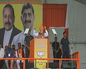 Vote for New Bharat, says Modi in Telangana; enlists NDA's Achievements