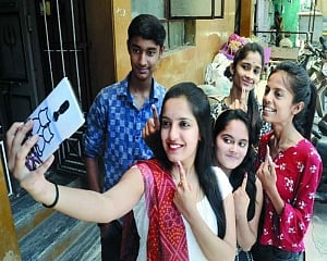 Voters yearn to be on winning side