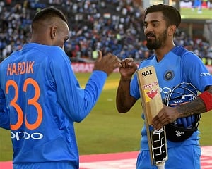 Wait gets longer for Pandya, Rahul after SC adjourns hearing to next week