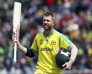 Warner hit 166, Australia 368/5 before rain stopped play