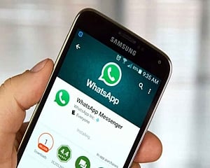 WhatsApp now back on Google Play Store