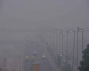 Wind brings down pollution levels in Delhi, still in 'severe' category