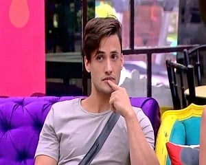 'BB13': Asim-Varun's fight video from movie goes viral