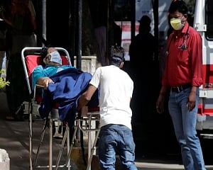 17 new COVID-19 cases in Indore; MP tally jumps to 66