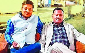2 cops held for tipping off Vikas Dubey, his close aide shot dead