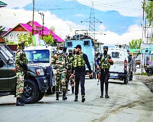 3 CRPF men martyred, 2 hurt in Sopore terror strike