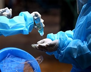 6,555 new COVID-19 cases take Maha's count to 2,06,619