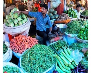 About 1,600 fruit, vegetable mandis functioning; 300 more to operate from Friday: Agri Min official