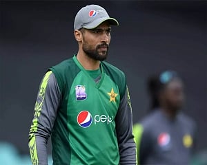 Amir blames team management for decision to retire at 28