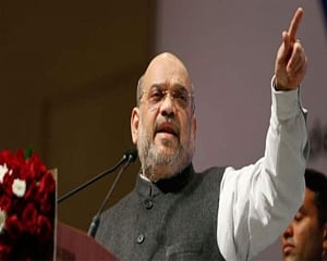 Amit Shah speaks to Maha CM on gathering of migrant workers at Bandra