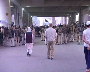 Anti-CAA protest continues at Delhi's Jaffrabad
