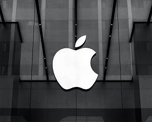 Apple set to unveil iPad, cheaper Watch on Tuesday