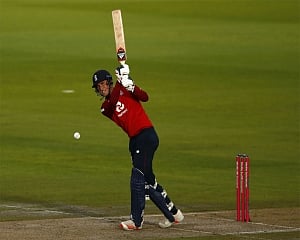 Banton scores 71 before England-Pakistan T20 game rained off