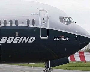 Boeing finds 'minor' new 737 MAX software glitch