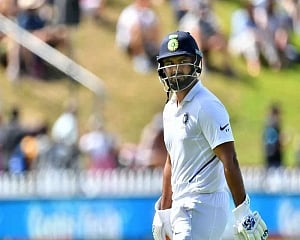 Can't single Pant out in collective failure: Kohli on Pant's form