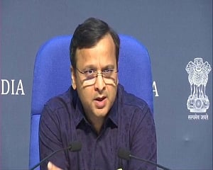 COVID-19 death toll nears 100-mark; Govt says no need to panic as 30% infections linked to Tablighi centre