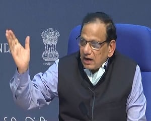 Centre: No spike in fever and pneumonia; no flooding of ICUs