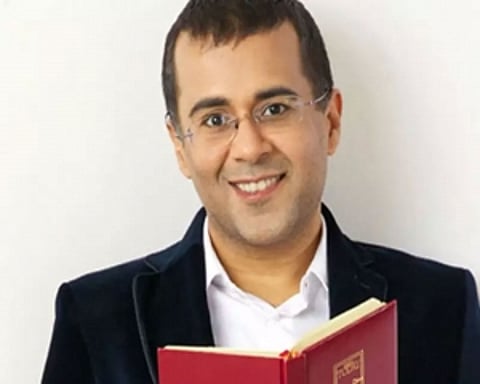 Chetan Bhagat: Vidhu Vinod Chopra drove me close to suicide