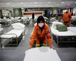 China reports 32 new coronavirus cases