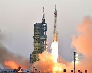 China's reusable spacecraft makes successful landing