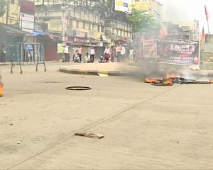 Clashes erupt between West Bengal Police, BJP workers during saffron party's 'March to Nabanna'
