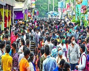 Community spread in some dists, admits Centre