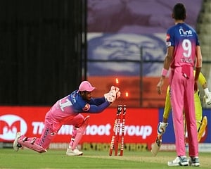 CSK score 125/5 against Rajasthan Royals