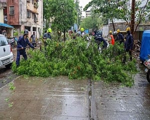Cyclone Nisarga claims 4 lives in Maha and then fizzles out