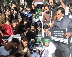 Delhi: Youth Cong protests outside Krishi Bhawan, demands justice for farmers