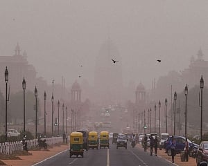 Delhi's air quality remains 'very poor'