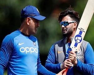 Dhoni always there to help but doesn't offer complete solutions: Pant