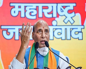 Does govt exist in Maha or is circus going on? Rajnath