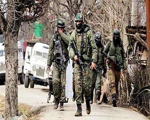 Encounter between terrorists and security forces on Jammu-Srinagar highway
