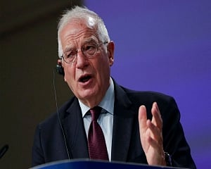 EU says Russia should not yet rejoin G7, despite Trump plan